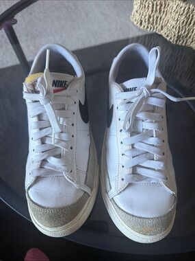 Nike woman’s White Sneakers with Black Swoosh and Gray Suede Toe